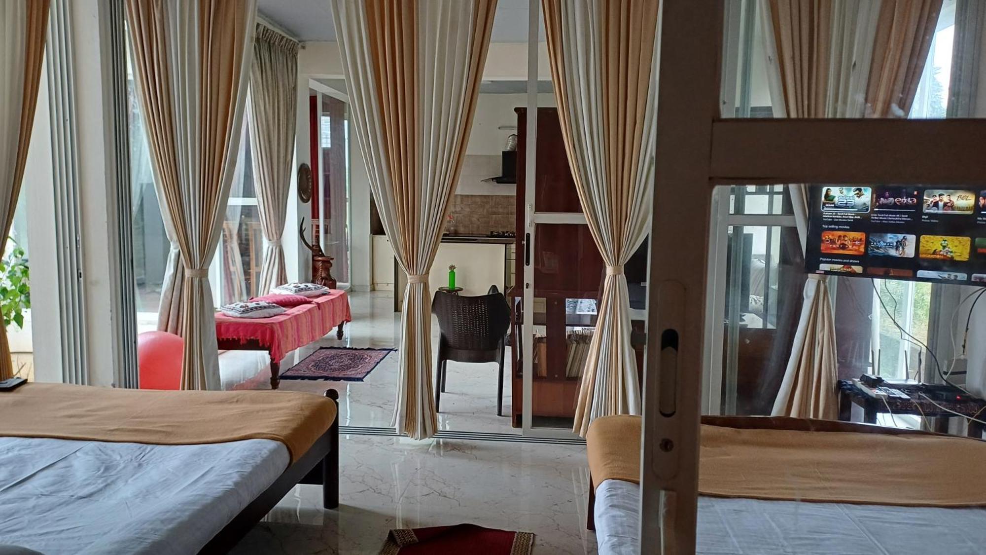 Shi'S Unique & Private 180 Degree Glass House In Pollāchi Εξωτερικό φωτογραφία