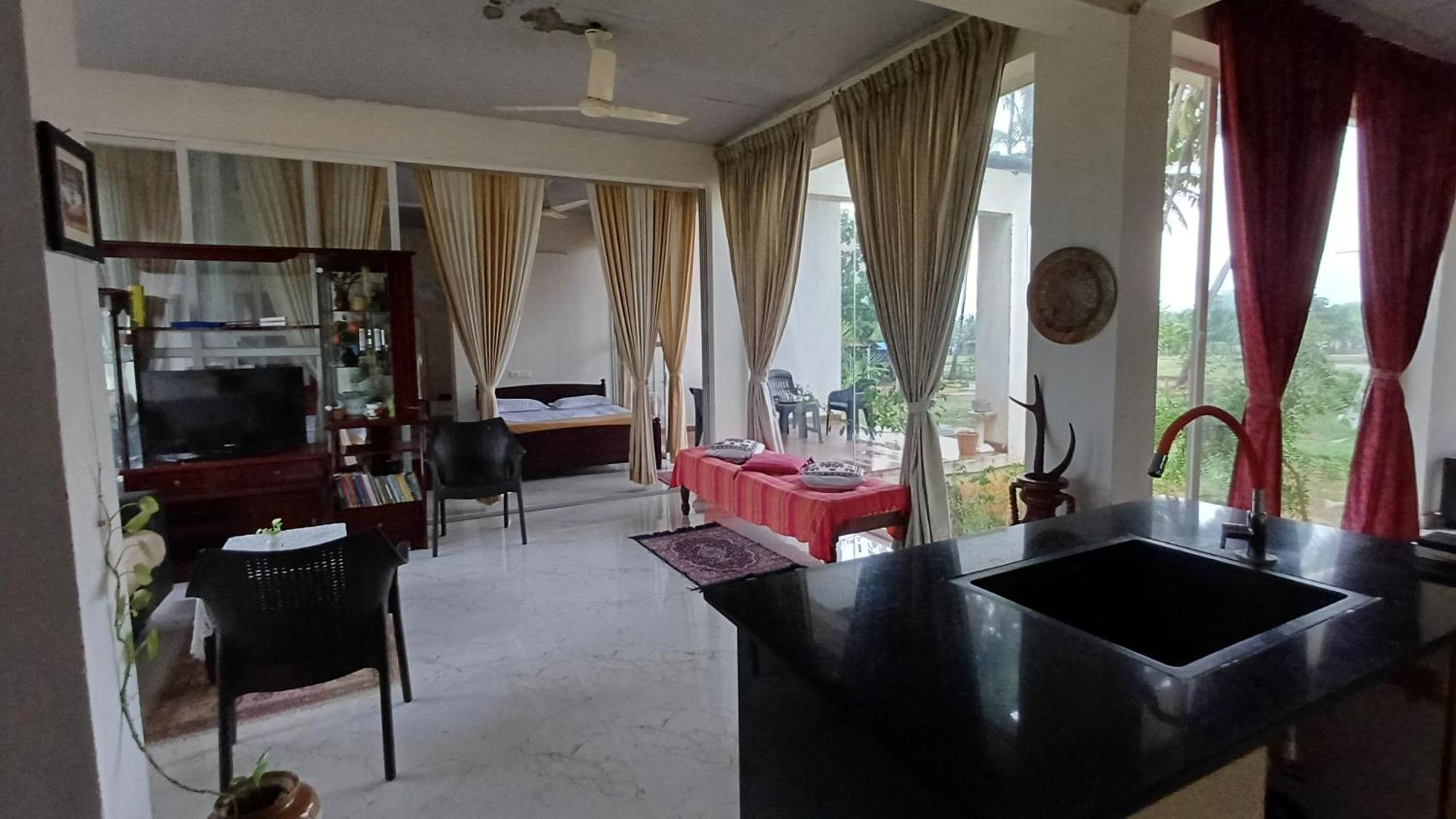 Shi'S Unique & Private 180 Degree Glass House In Pollāchi Εξωτερικό φωτογραφία